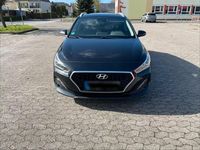 Gebraucht Hyundai i30 115 PS (84 kW) 2019 Schwarz Kombi