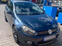 Gebraucht VW Golf VI 105 PS (77 kW) 2009 Blau Kleinwagen