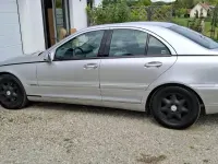 Second-hand Mercedes C220 Elegance 143 CP (105 kW) 2001 Argintiu Berlinǎ