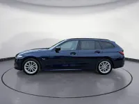 Gebraucht BMW 330 Sport Line 184 PS (135 kW) 2023 Blau Kombi