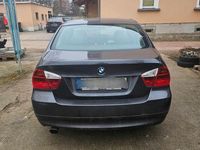 Gebraucht BMW 318 129 PS (94 kW) 2007 Grau Limousine