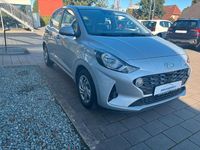 Gebraucht Hyundai i10 Select 67 PS (49 kW) 2021 Silber Kleinwagen