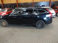 Gebraucht Volvo V60 Momentum 181 PS (133 kW) 2015 Schwarz Kombi