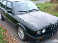 Gebraucht BMW 325 Basis 211 PS (155 kW) 1991 Schwarz Kombi