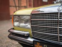 Gebraucht Mercedes E280 185 PS (136 kW) 1976 Gelb Limousine