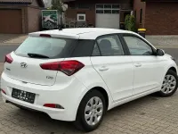 Gebraucht Hyundai i20 GO! 75 PS (55 kW) 2018 Weiß Limousine