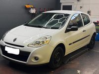 Gebraucht Renault Clio II 75 PS (55 kW) 2009 Weiß Kleinwagen