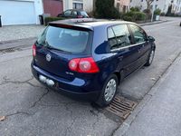 Gebraucht VW Golf Comfortline 116 PS (85 kW) 2005 Blau Limousine