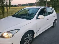 Gebraucht Hyundai i30 109 PS (80 kW) 2012 Weiß Limousine