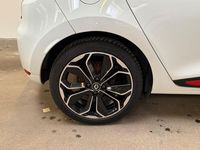 Gebraucht Renault Clio IV Bose Edition 118 PS (86 kW) 2016 Weiß Limousine