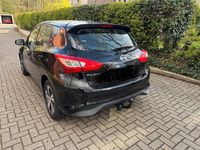 Gebraucht Nissan Pulsar 116 PS (85 kW) 2015 Schwarz Kleinwagen