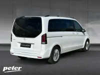 Gebraucht Mercedes V220 Style 163 PS (119 kW) 2025 Weiss Van / Kleinbus