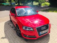 Gebraucht Audi A3 Ambiente 105 PS (77 kW) 2011 Rot Kleinwagen