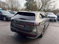 Gebraucht VW Passat R-line 150 PS (110 kW) 2024 Diabasgrau Kombi