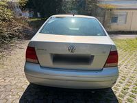 Gebraucht VW Bora 100 PS (73 kW) 1999 Silber Limousine
