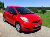 Gebraucht Toyota Yaris Basis 69 PS (50 kW) 2009 Rot Kleinwagen