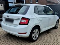 Gebraucht Skoda Fabia 74 PS (54 kW) 2018 Weiß Kleinwagen
