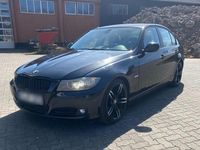 Gebraucht BMW 320 177 PS (130 kW) 2009 Schwarz Limousine