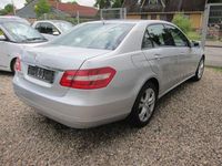Gebraucht Mercedes E220 Elegance 170 PS (125 kW) 2009 Silber Limousine