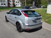 Gebraucht Ford Focus 100 PS (73 kW) 2006 Silber Limousine