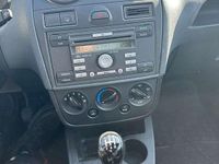 Gebraucht Ford Fiesta Ambiente 69 PS (50 kW) 2007 Grau Kleinwagen