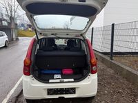 Gebraucht Daihatsu Cuore 69 PS (50 kW) 2010 Weiß Kleinwagen