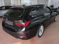 Gebraucht BMW 320e Shadowline 265 PS (194 kW) 2023 Schwarz ii Kombi