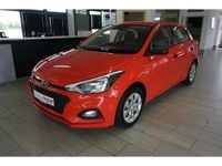 Gebraucht Hyundai i20 Pure 75 PS (55 kW) 2020 Rot metallic Limousine