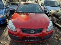 Gebraucht Kia Rio Basis 75 PS (55 kW) 2010 Tropical red Kleinwagen