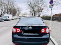 Gebraucht VW Jetta 122 PS (89 kW) 2009 Schwarz Limousine
