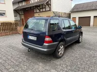 Gebraucht Mercedes ML320 218 PS (160 kW) 1998 Blau SUV