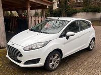 Gebraucht Ford Fiesta 80 PS (58 kW) 2014 Weiß Kleinwagen
