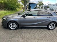 Gebraucht Mercedes A200 136 PS (100 kW) 2016 Grau Limousine