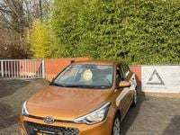 Gebraucht Hyundai i20 Basis 75 PS (55 kW) 2018 Orange Kleinwagen