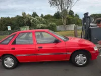 Gebraucht Ford Escort 88 PS (64 kW) 1994 Rot Kleinwagen