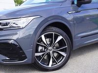 Gebraucht VW Tiguan R-line 200 PS (147 kW) 2023 Delfingrau metallic SUV