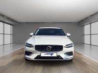 Gebraucht Volvo V60 Plus 398 PS (292 kW) 2025 Crystal white pearl / metallic Kombi
