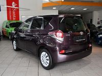 Gebraucht Toyota Verso-S Club 90 PS (66 kW) 2015 Violett Van / Kleinbus