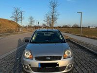 Gebraucht Ford Fiesta 80 PS (58 kW) 2006 Silber Kleinwagen