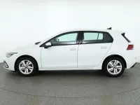 Gebraucht VW Golf VIII Life 131 PS (96 kW) 2023 Pure white Limousine