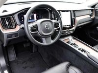 Gebraucht Volvo XC60 Ultimate 250 PS (183 kW) 2023 Crystal white (metallic) SUV