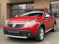 Gebraucht Dacia Sandero Stepway 84 PS (61 kW) 2012 Rot Kleinwagen
