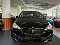 Gebraucht BMW 218 140 PS (102 kW) 2018 Schwarz ii/bonnet fluid black Van / Kleinbus