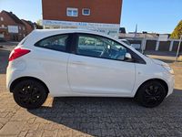 Gebraucht Ford Ka Titanium 69 PS (50 kW) 2016 Weiß Kleinwagen