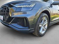 Gebraucht Audi Q8 Ambiente 381 PS (280 kW) 2022 Daytonagrau perleffekt SUV