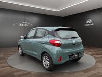Gebraucht Hyundai i10 Select 63 PS (46 kW) 2025 Mangrove green / mic Kleinwagen