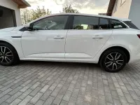 Gebraucht Renault Mégane IV Play 132 PS (97 kW) 2017 Weiß Limousine