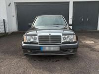 Gebraucht Mercedes E500 326 PS (239 kW) 1992 Schwarz Limousine
