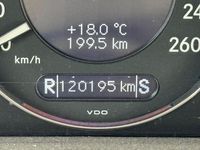 Gebraucht Mercedes E220 Elegance 150 PS (110 kW) 2002 Beige Limousine