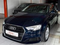 Gebraucht Audi A3 Basis 116 PS (85 kW) 2020 Blau Limousine
